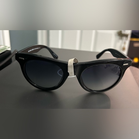 NEW WITH DEFECTS WOMENS MICHAEL KORS #MK2074 (Bora Bora) Sunglasses Color 30054L - Picture 15 of 16